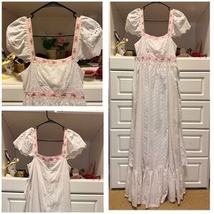 Vintage 1970s soufflé white maxi peasant dress
